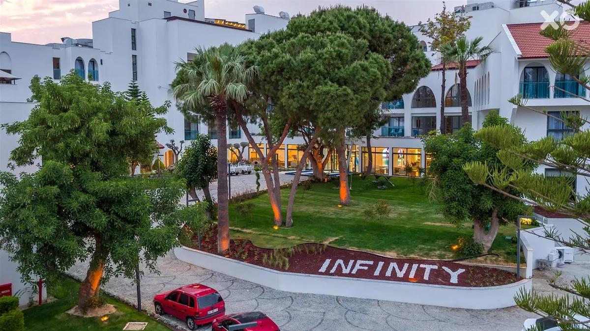 Infinity by Yelken Aquapark & ​​Resorts