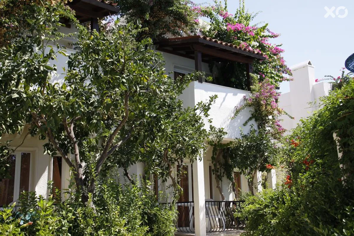 Summer Garden Suites & Beach Hotel