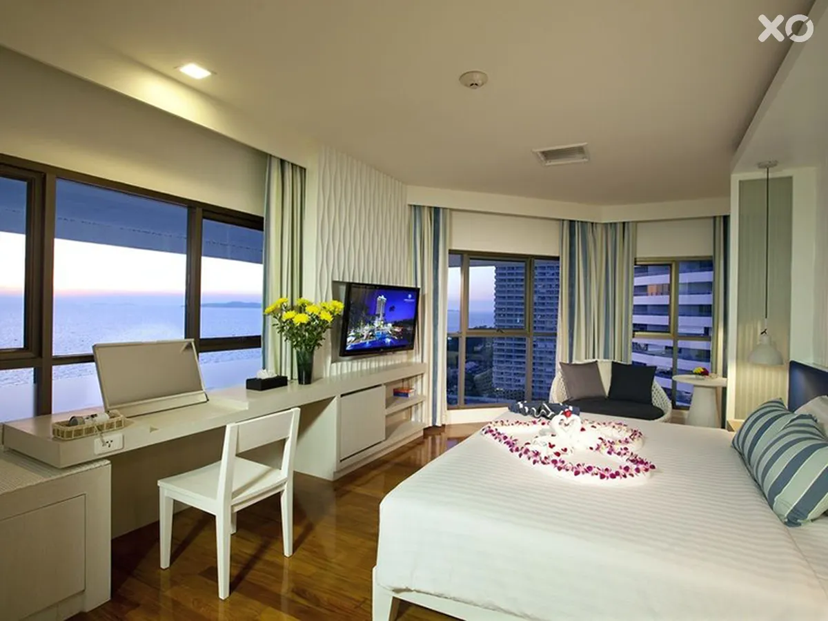 Jomtien Palm Beach Hotel & Resort