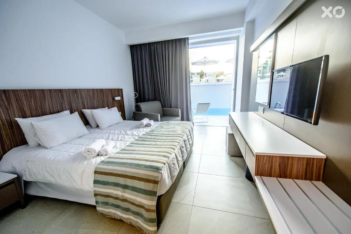 Eleana Hotel