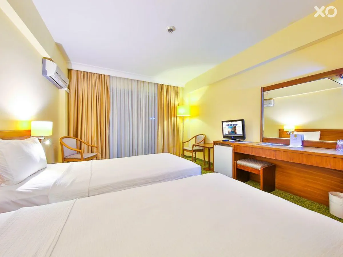 Marina Hotel & Suites