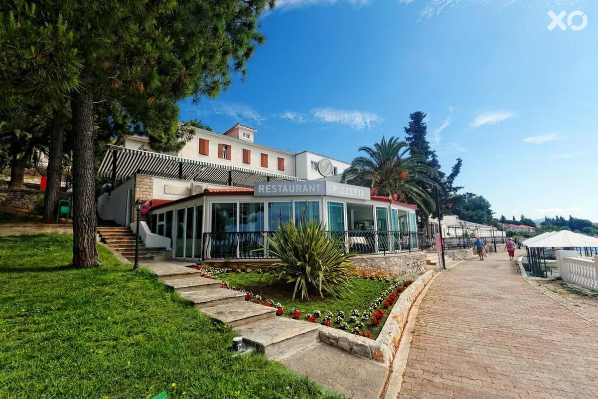 Val Hotel