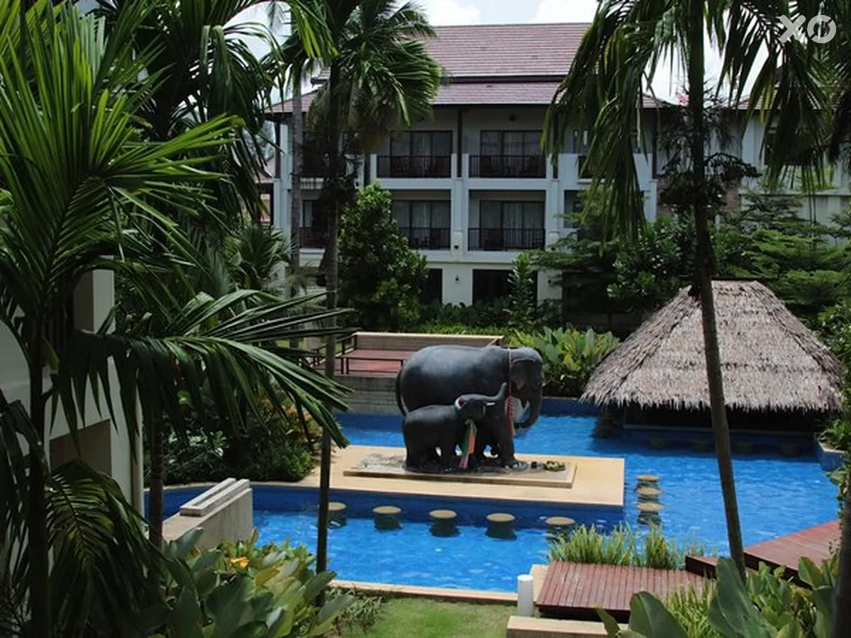 Apsara Beachfront Resort & Villa