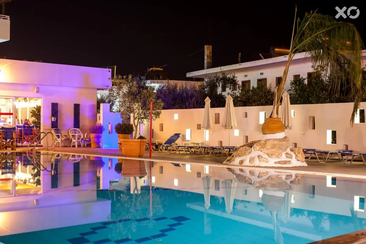 Tinas Plus Hotel