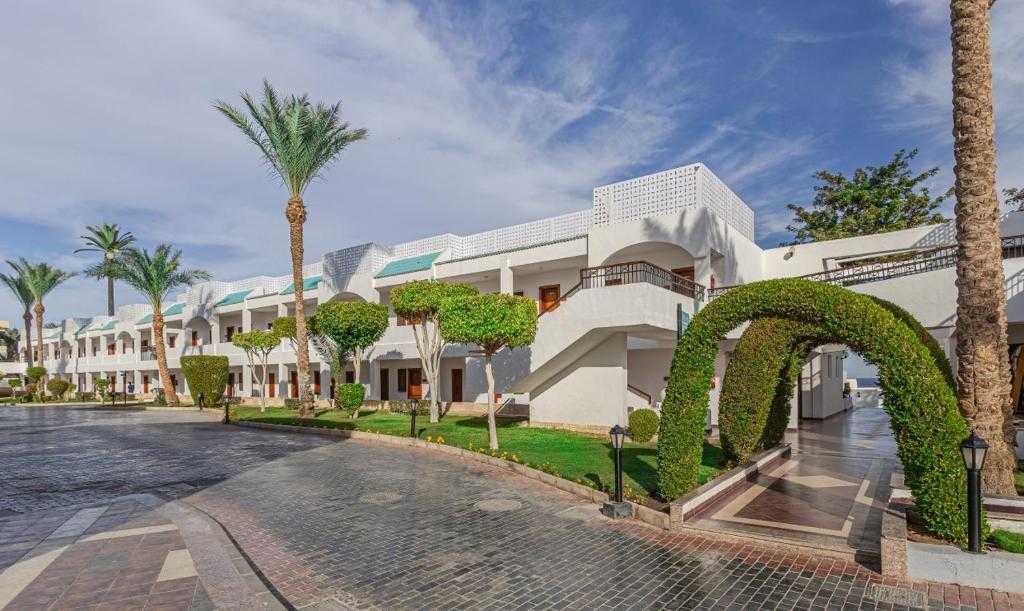 Шаркс-Бей для семьи и пары! Детский клуб, водная горка и спокойные вечера