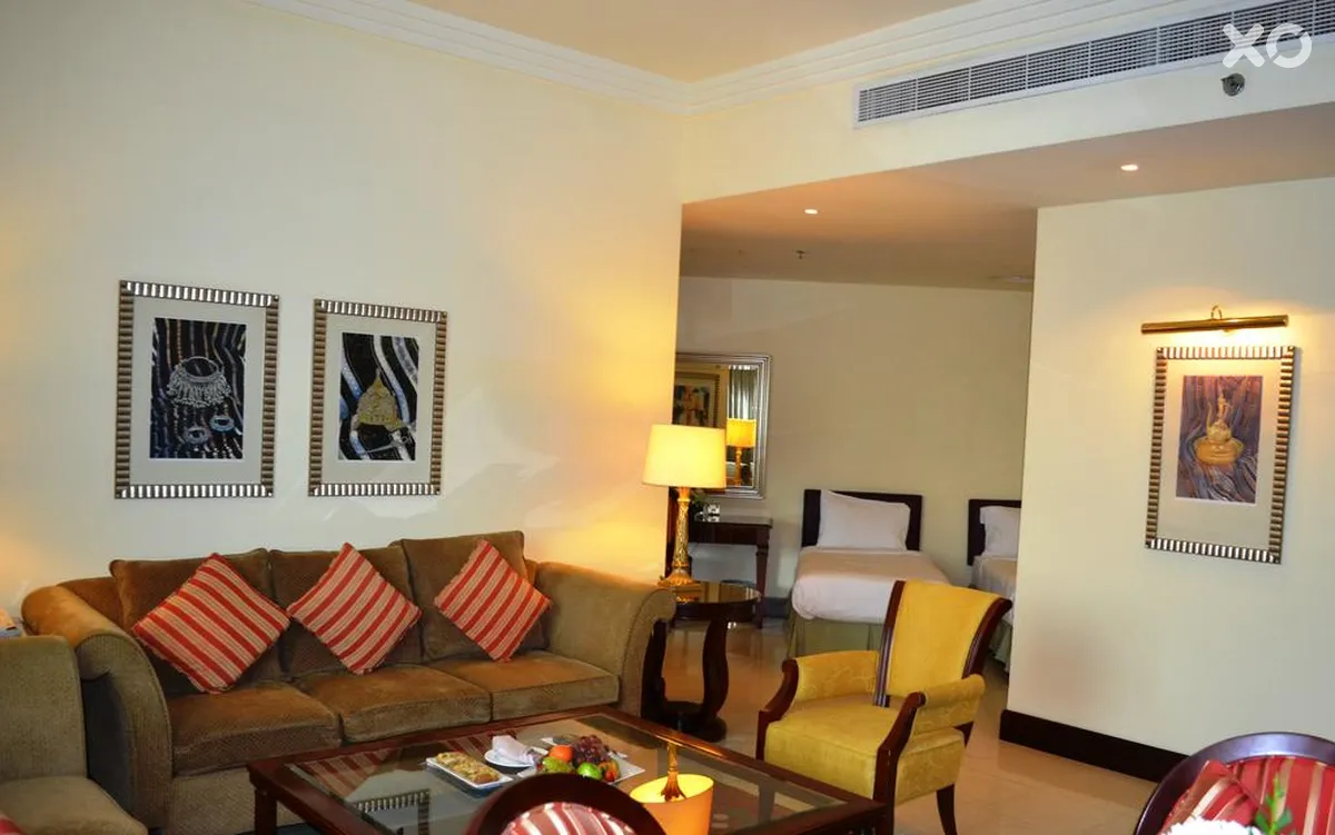 Pearl City Suites (City Seasons Suites)