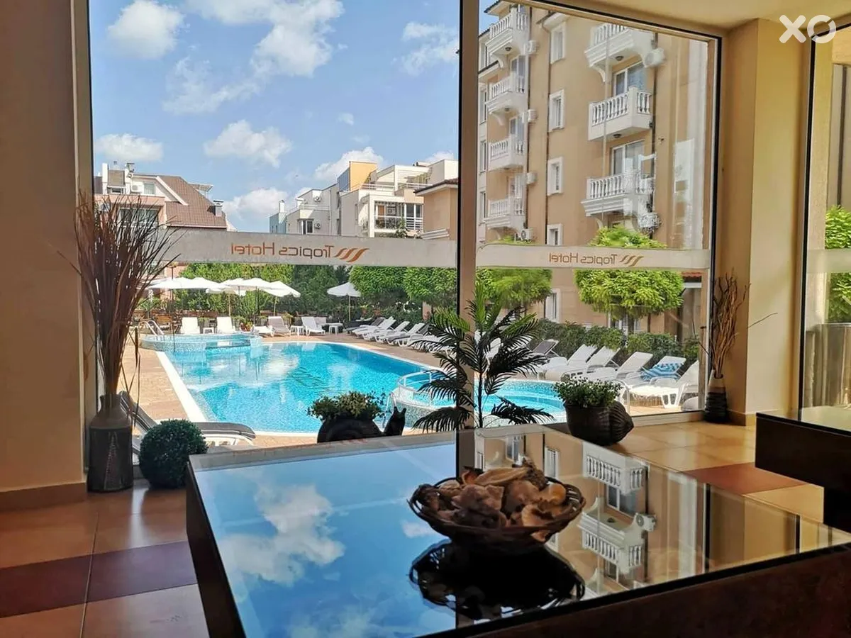 Tropics Hotel