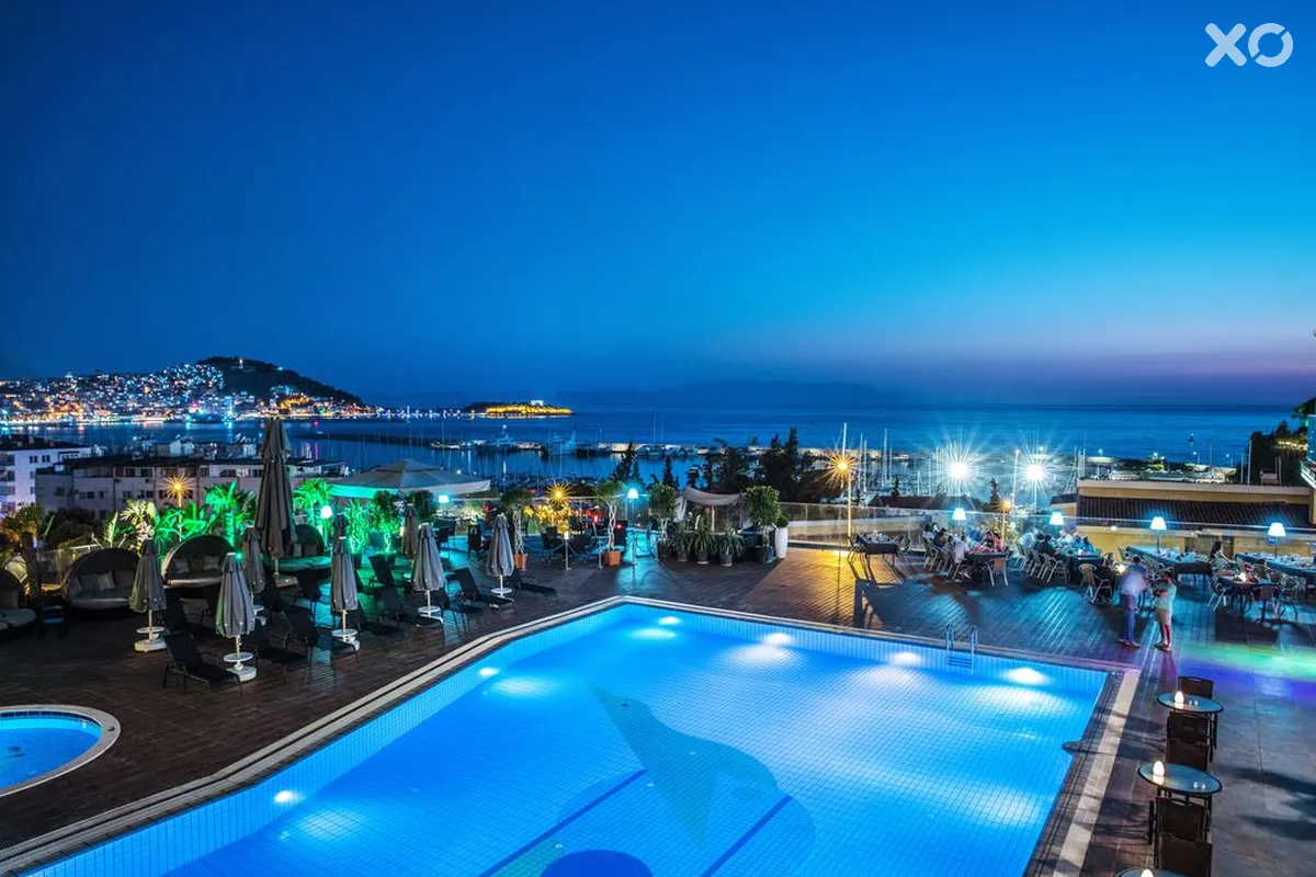 Marina Hotel & Suites