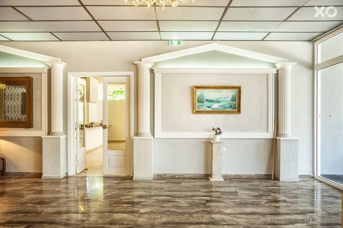 Silver Bay Hotel