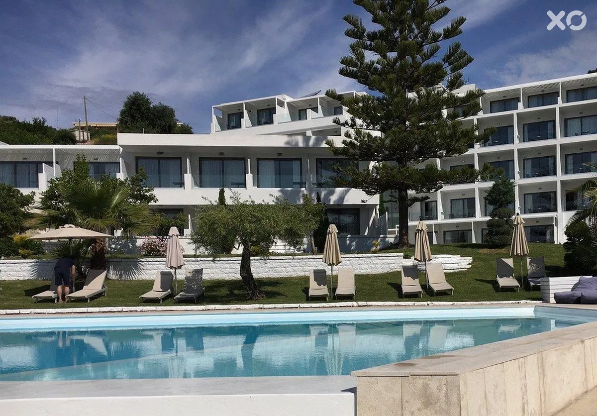 Lichnos Beach Hotel & Suites