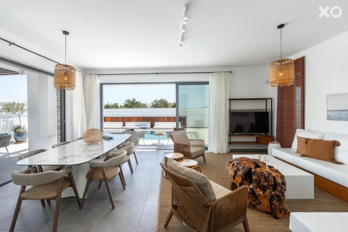 Louis Chris Le Mare Gold Villa