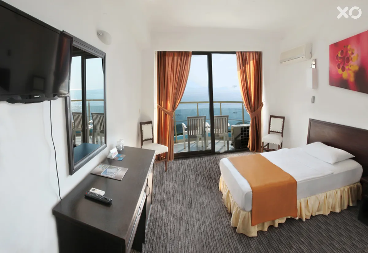 Arora Hotel