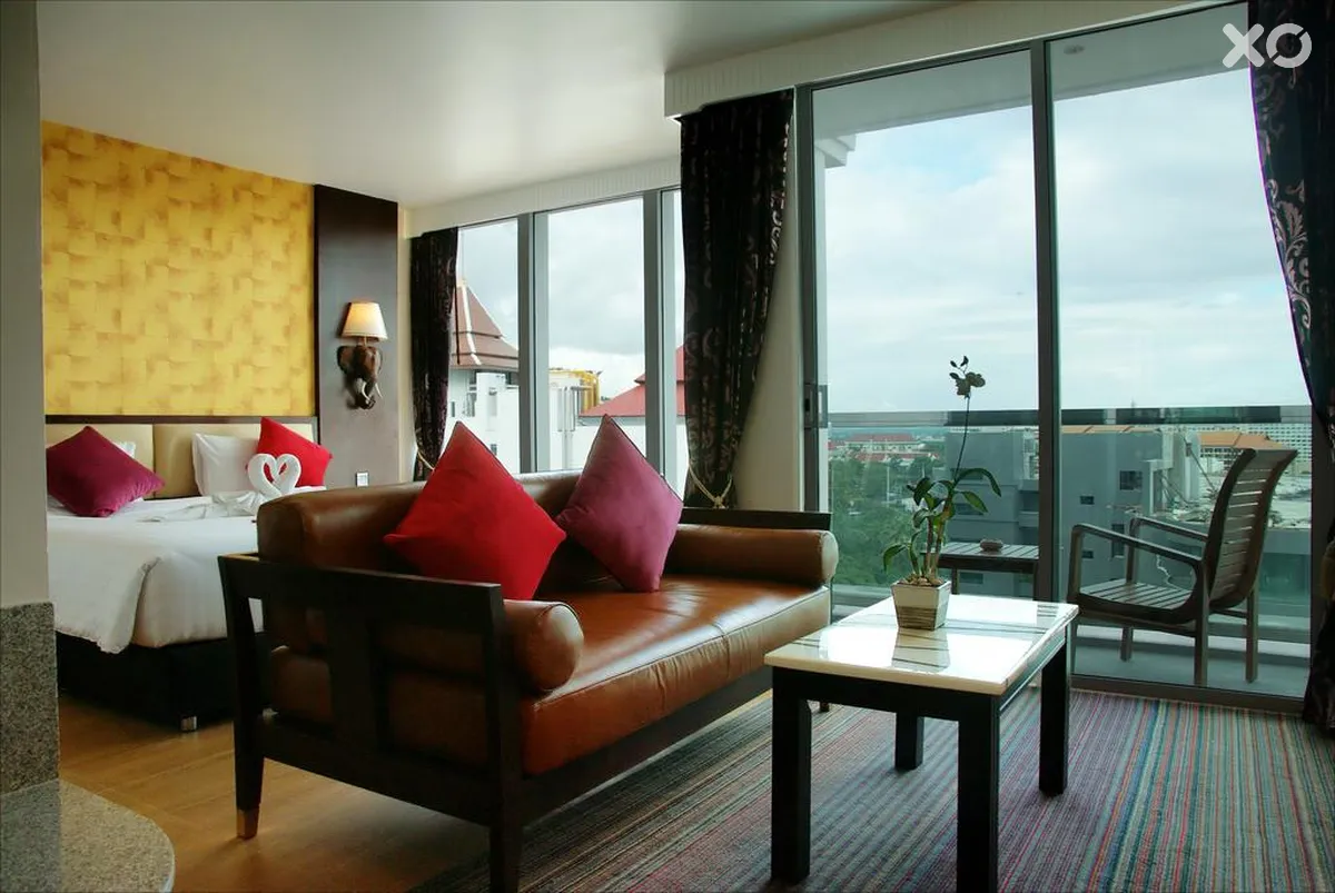 Aiyara Grand Hotel