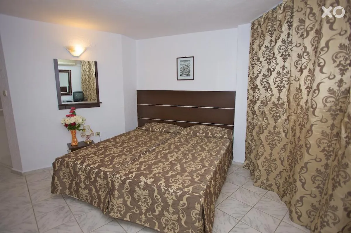 Zora Hotel