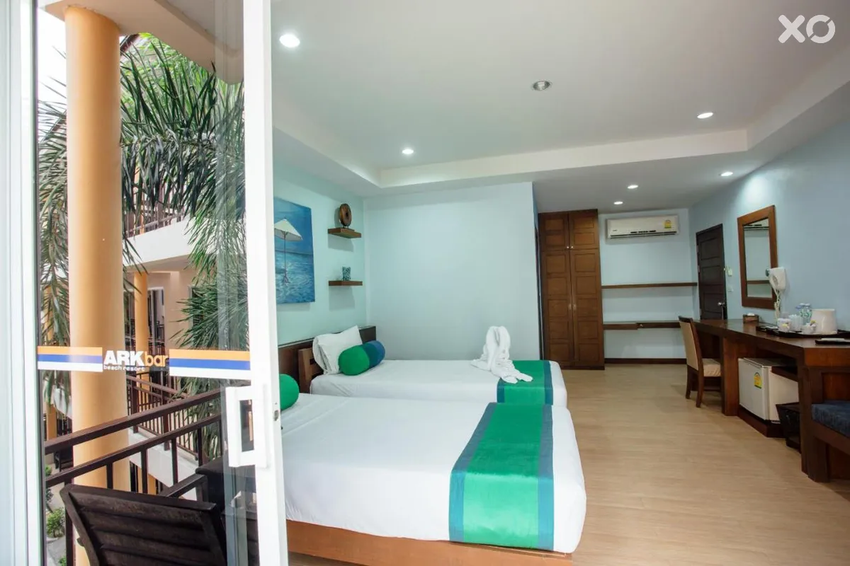 Ark Bar Beach Resort