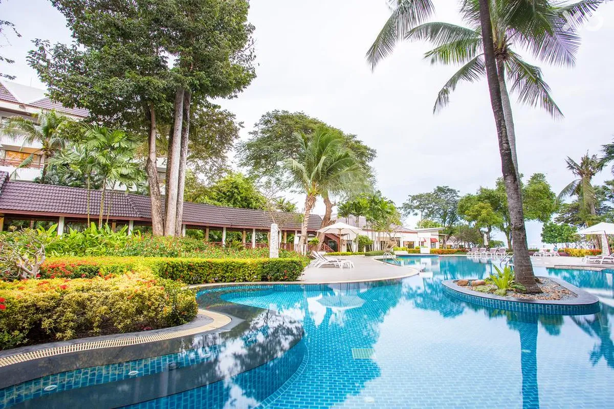 Novotel Rayong Rim Pae Resort Hotel