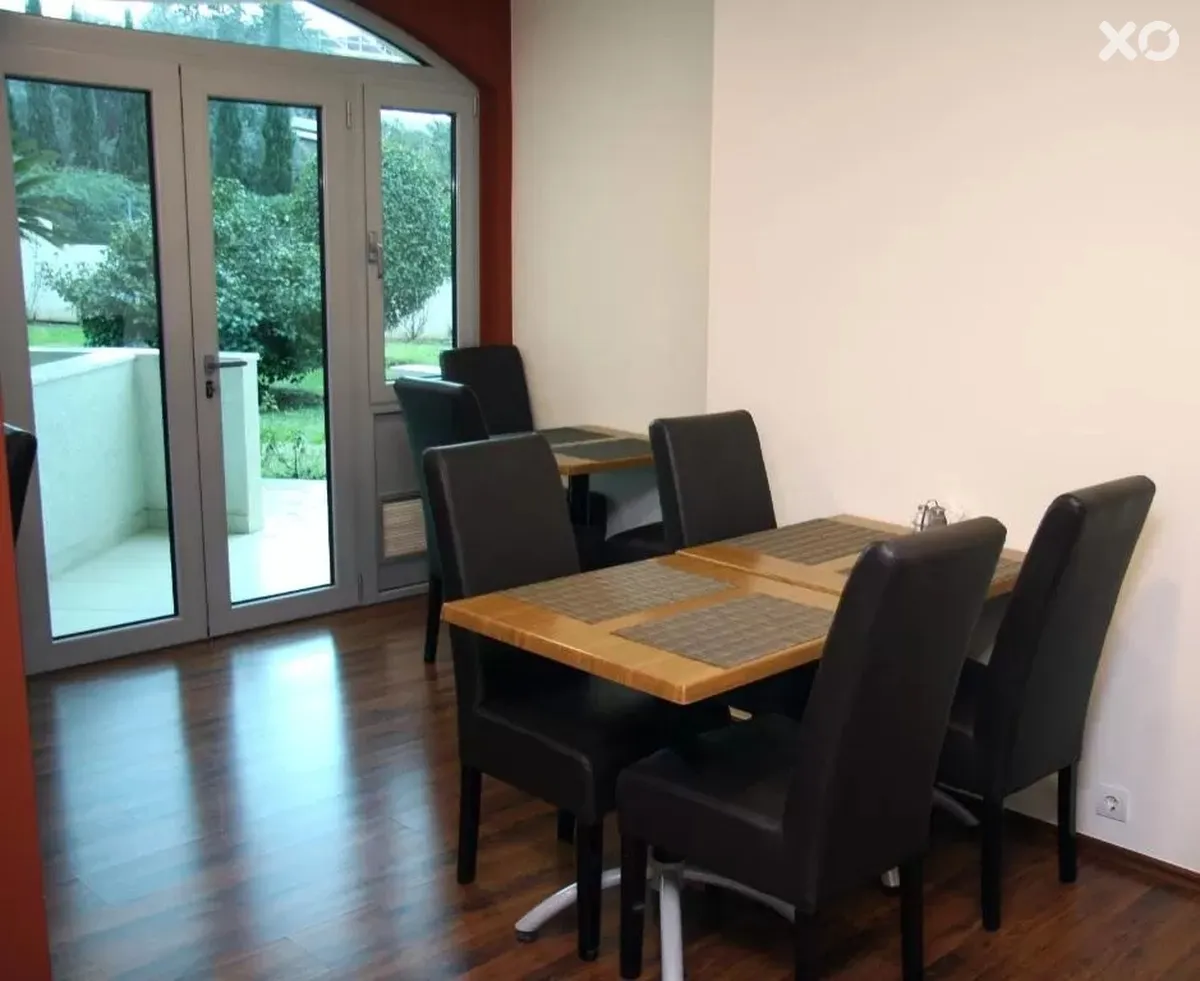 V Lux Villa