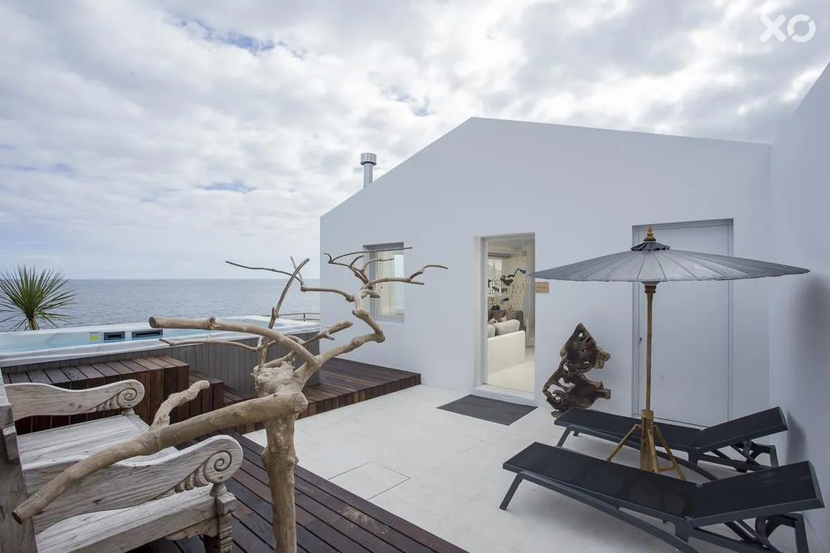 White Exclusive Suites & Villas