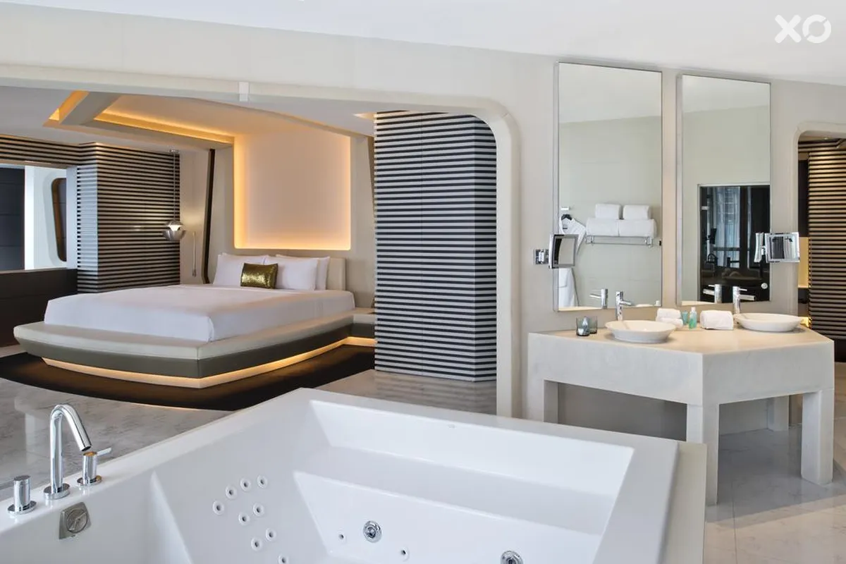 V Hotel Dubai Curio Collection by Hilton