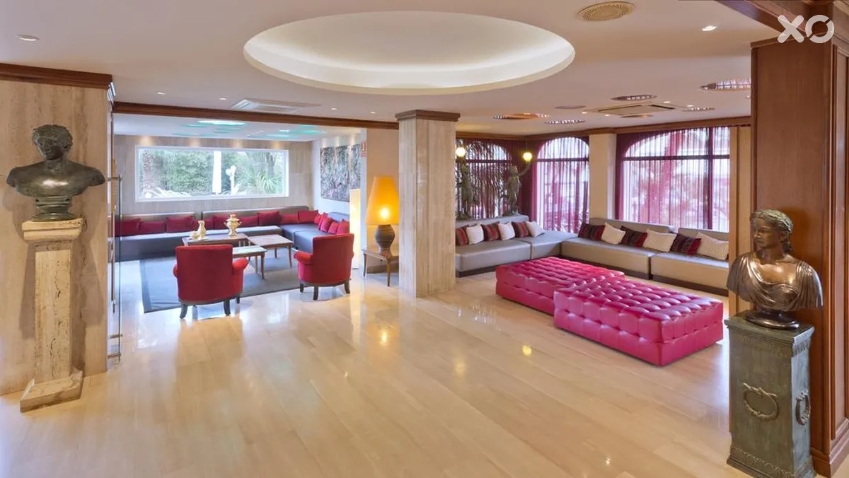 Monica Hotel