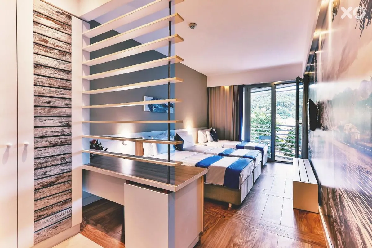 Carine Hotel Delfin