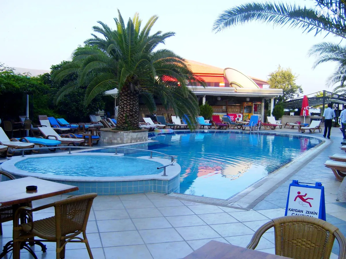 Romance Hotel