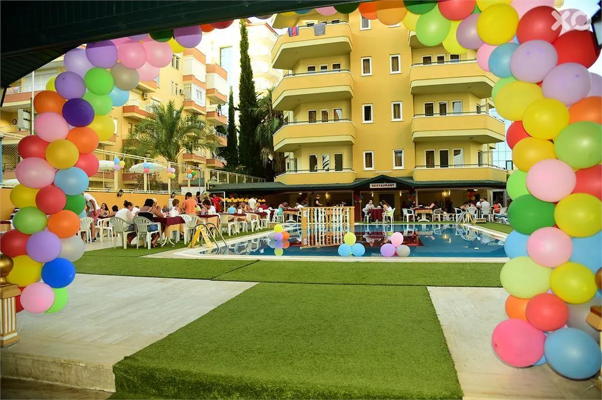 Gold Twins Family Beach Hotel