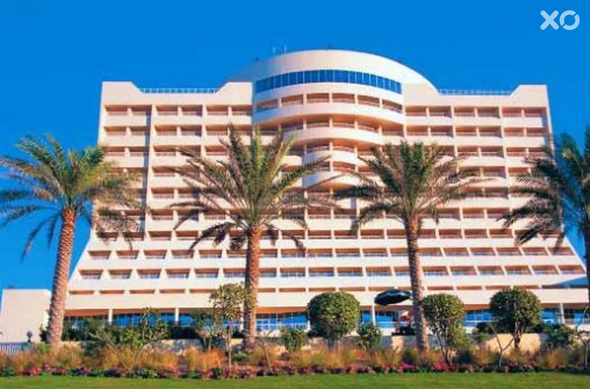 Oasis Beach Hotel (готель закритий)