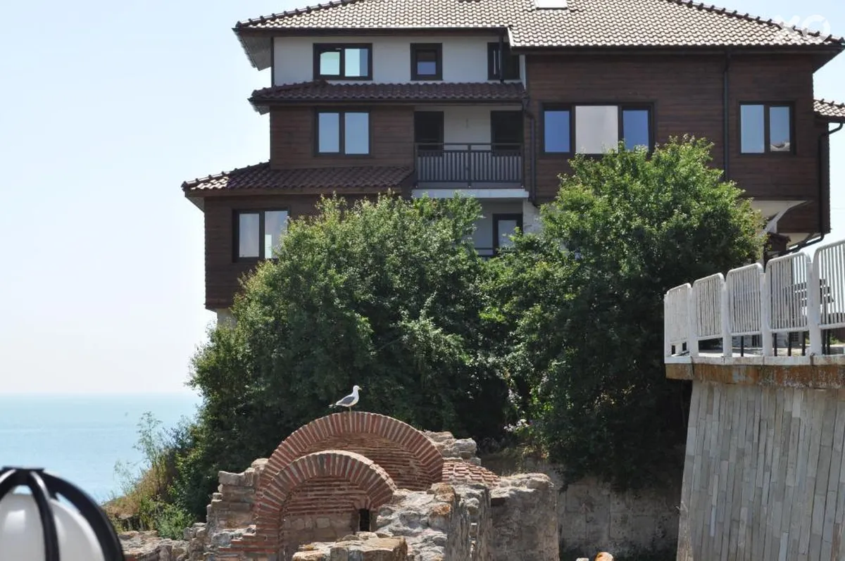 Elea Villa