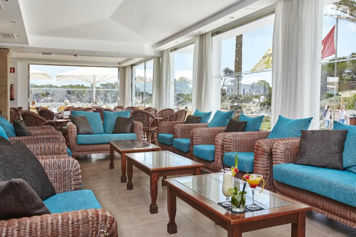 Universal Hotel Marques