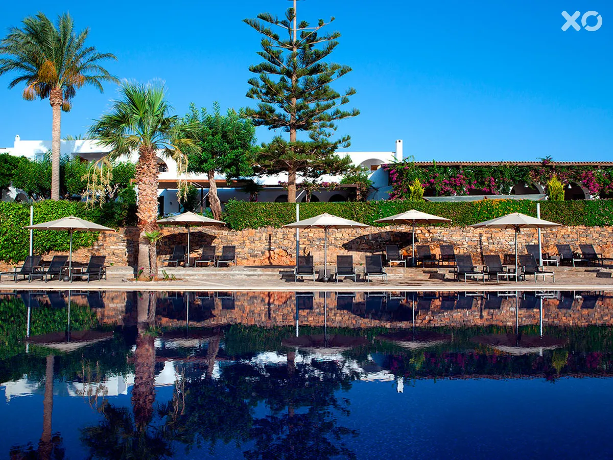 Minos Beach Art Hotel