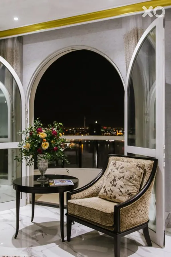 Mangrove Hotel