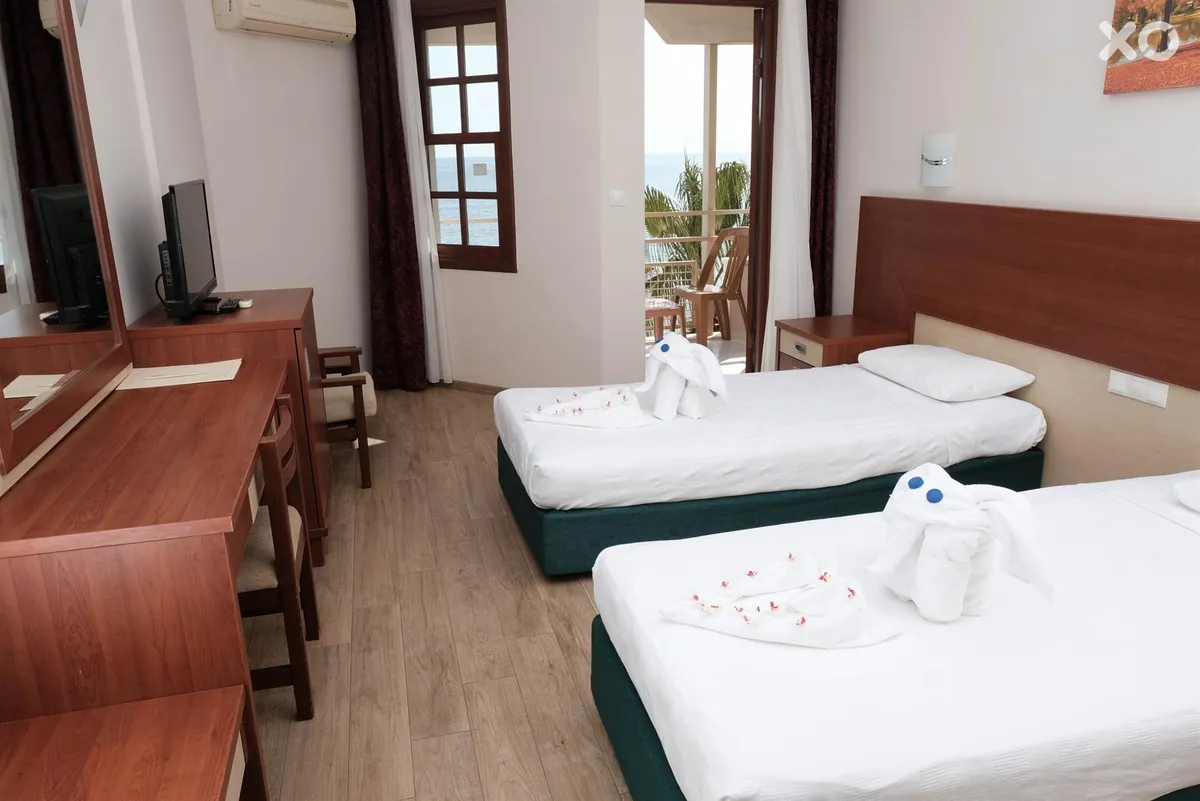 Anitas Beach Hotel