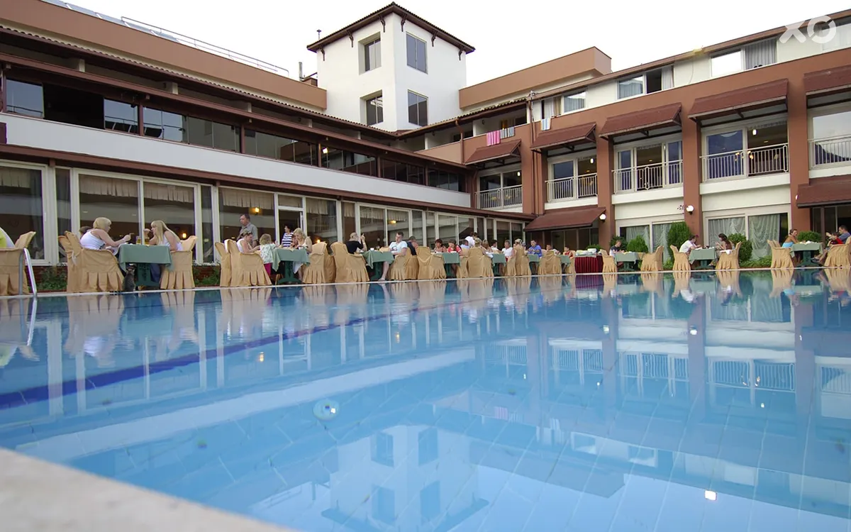 Dg Rose Resort