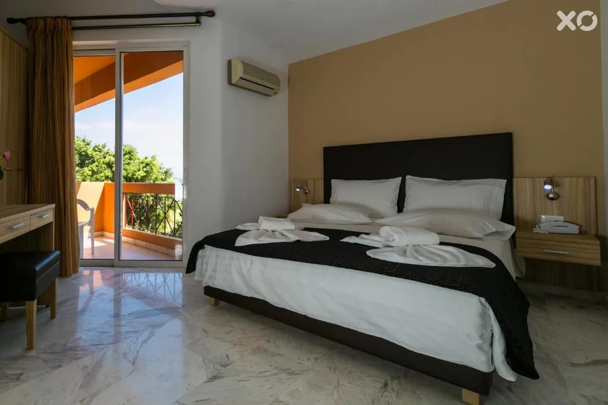 Elotia Hotel