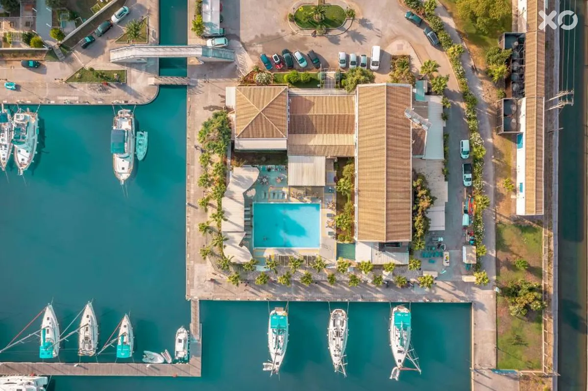 Ianos Hotel