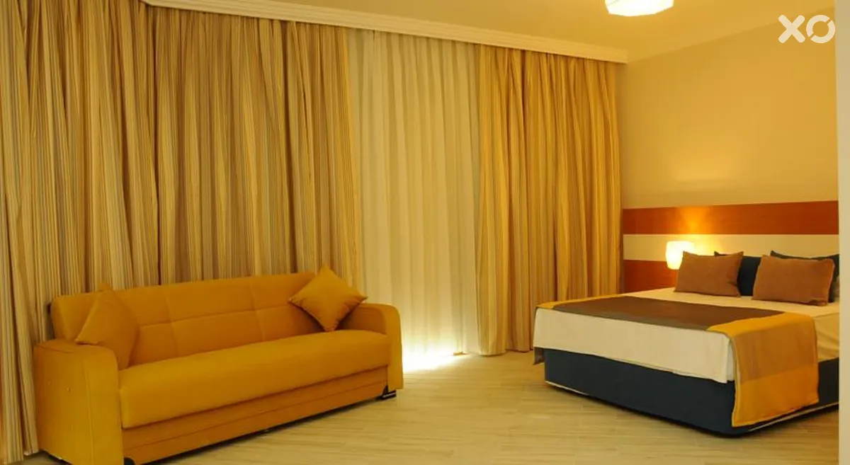 Side Legend Hotel