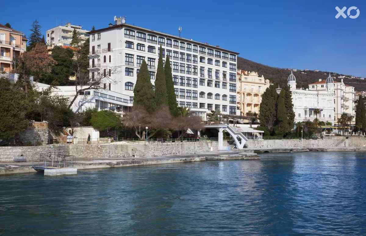 Kristal Hotel