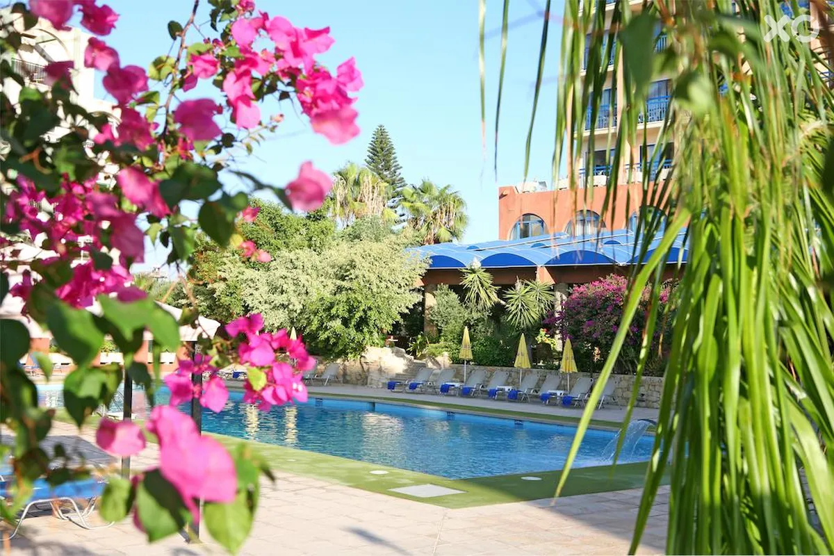 Navarria Hotel