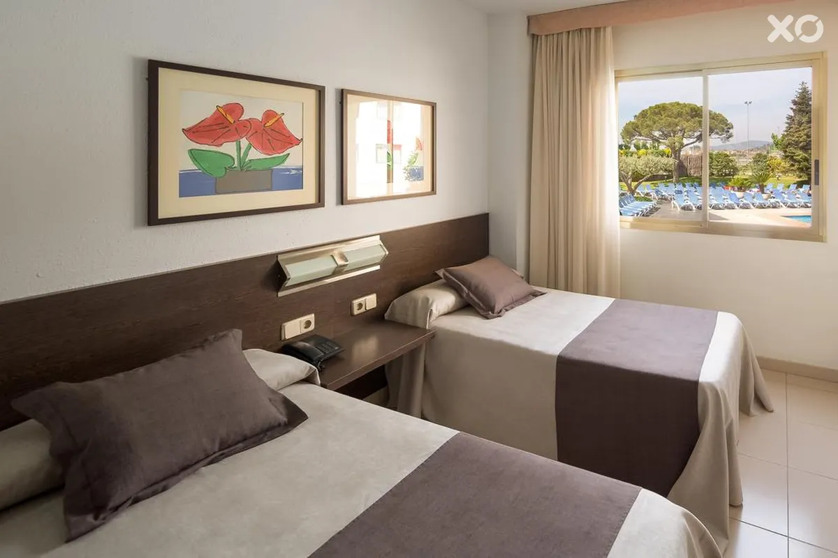 Aqua Hotel Montagut Suites