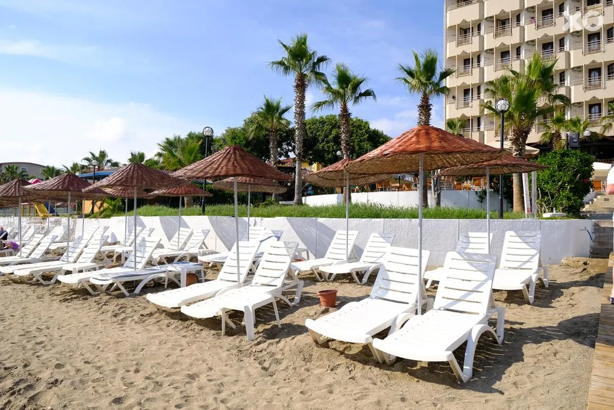 Anitas Beach Hotel