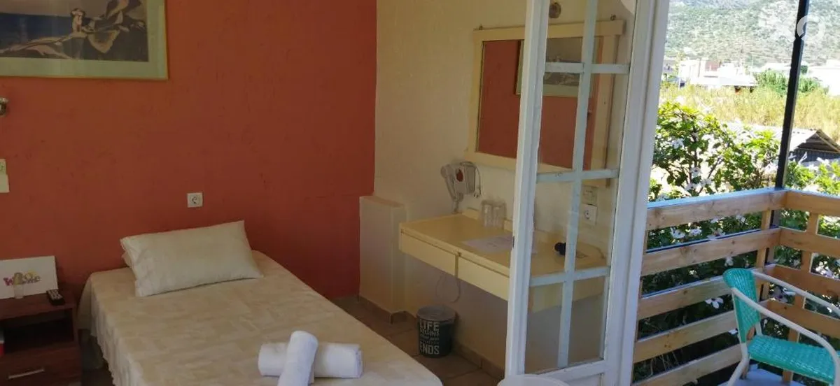 Cleo Rooms