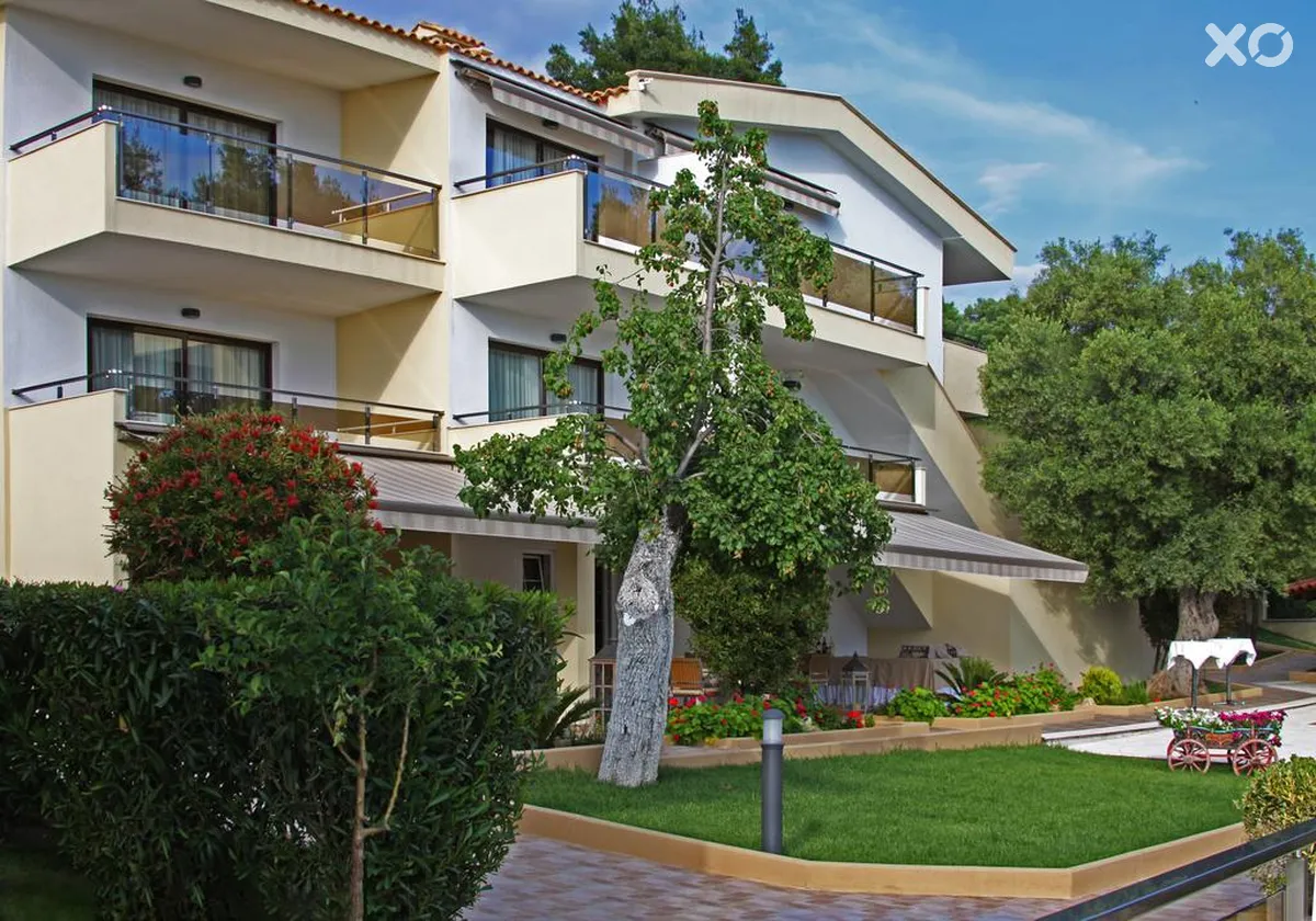 Greek Pride Cronwell Rahoni Hotel