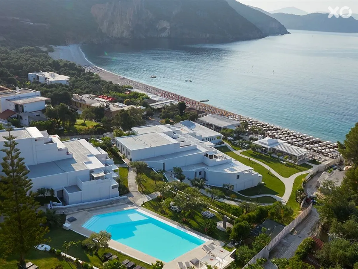 Lichnos Beach Hotel & Suites