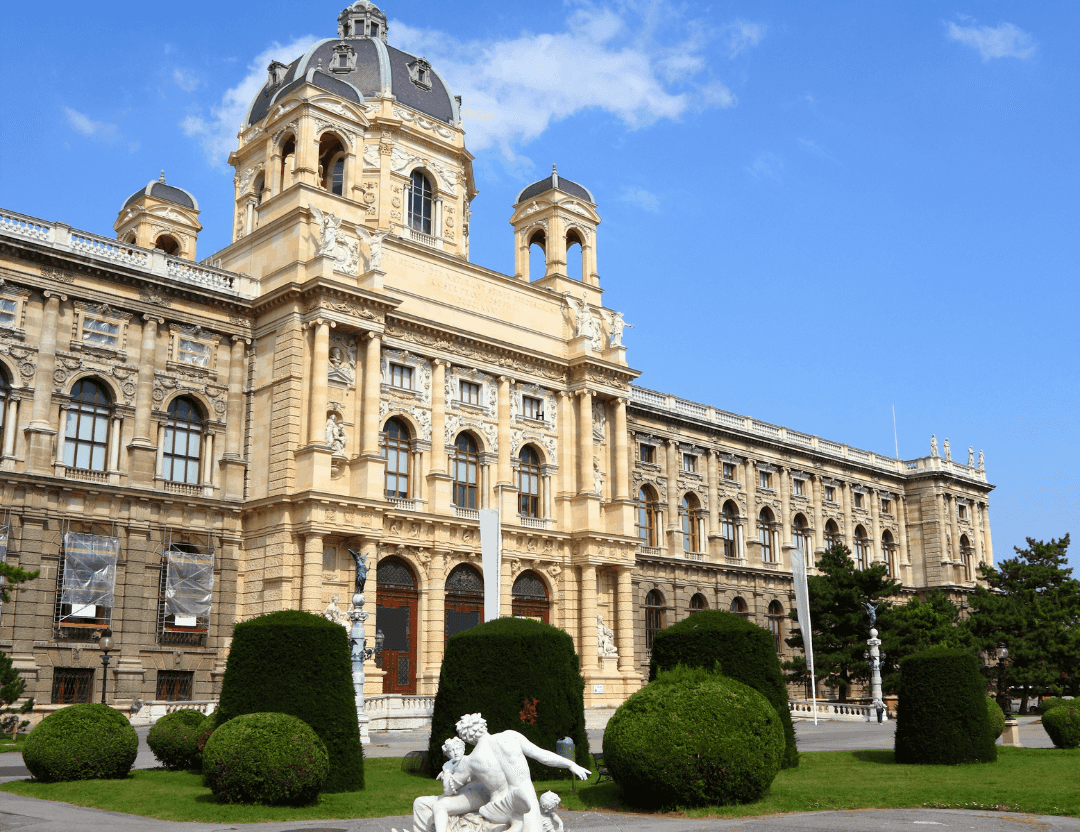 Центральна Європа без зайвих клопотів! Старі квартали, собори та комфортна дорога