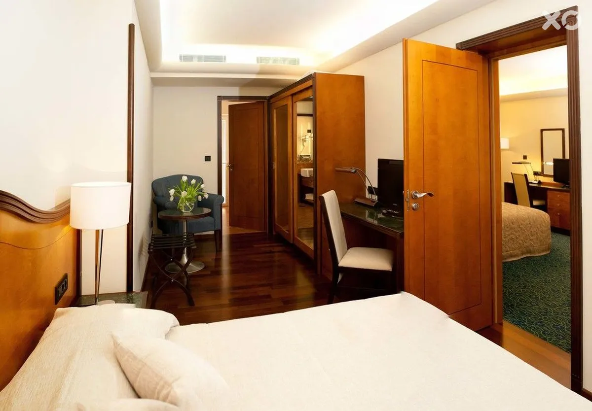 More Hotel
