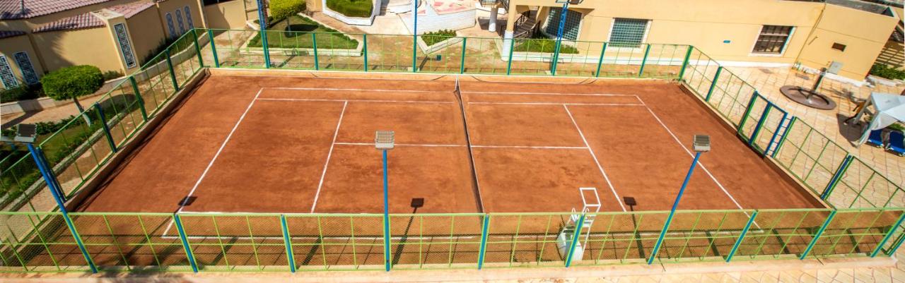 Sunny Days Mirette Family Apartments & Resort