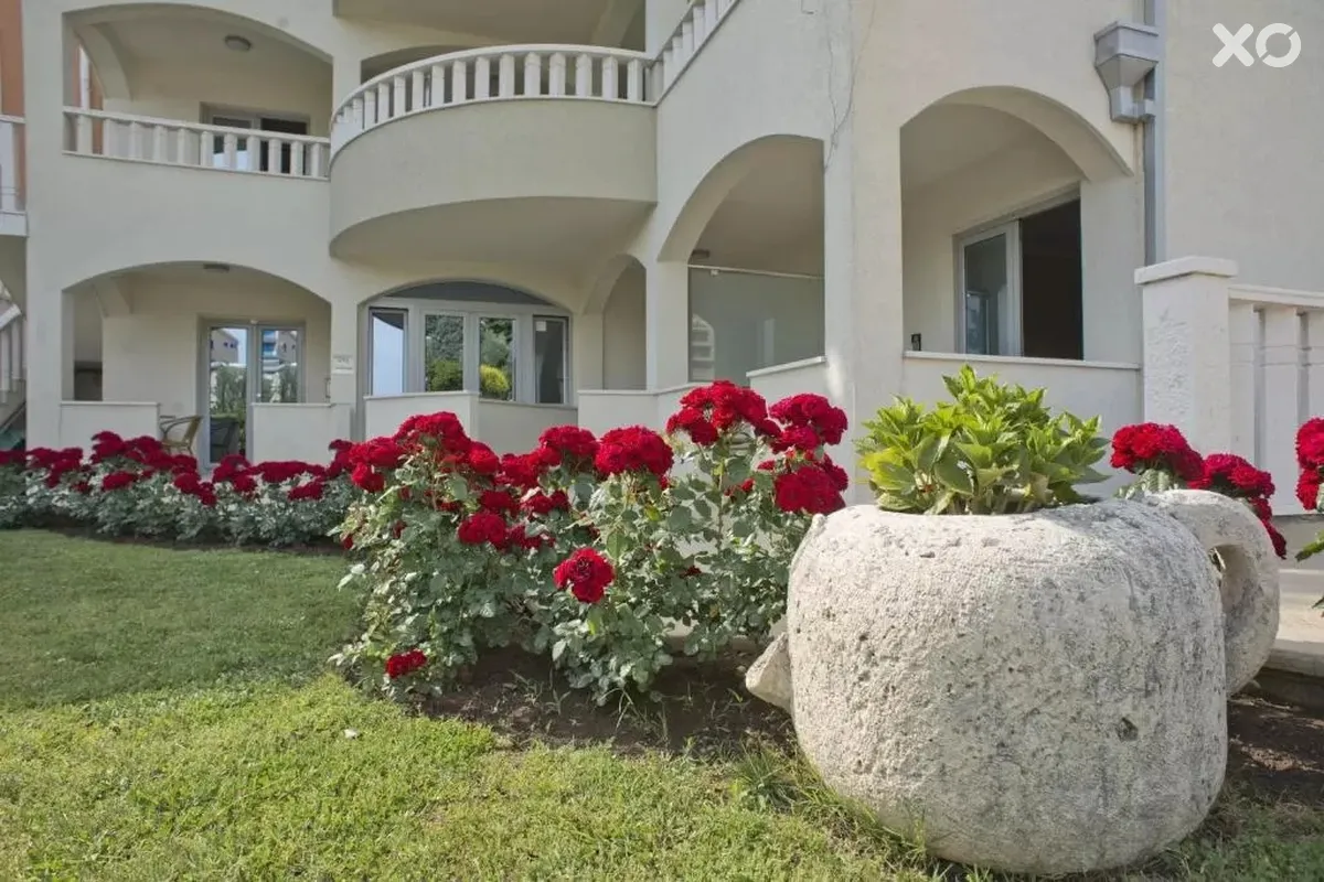 V Lux Villa