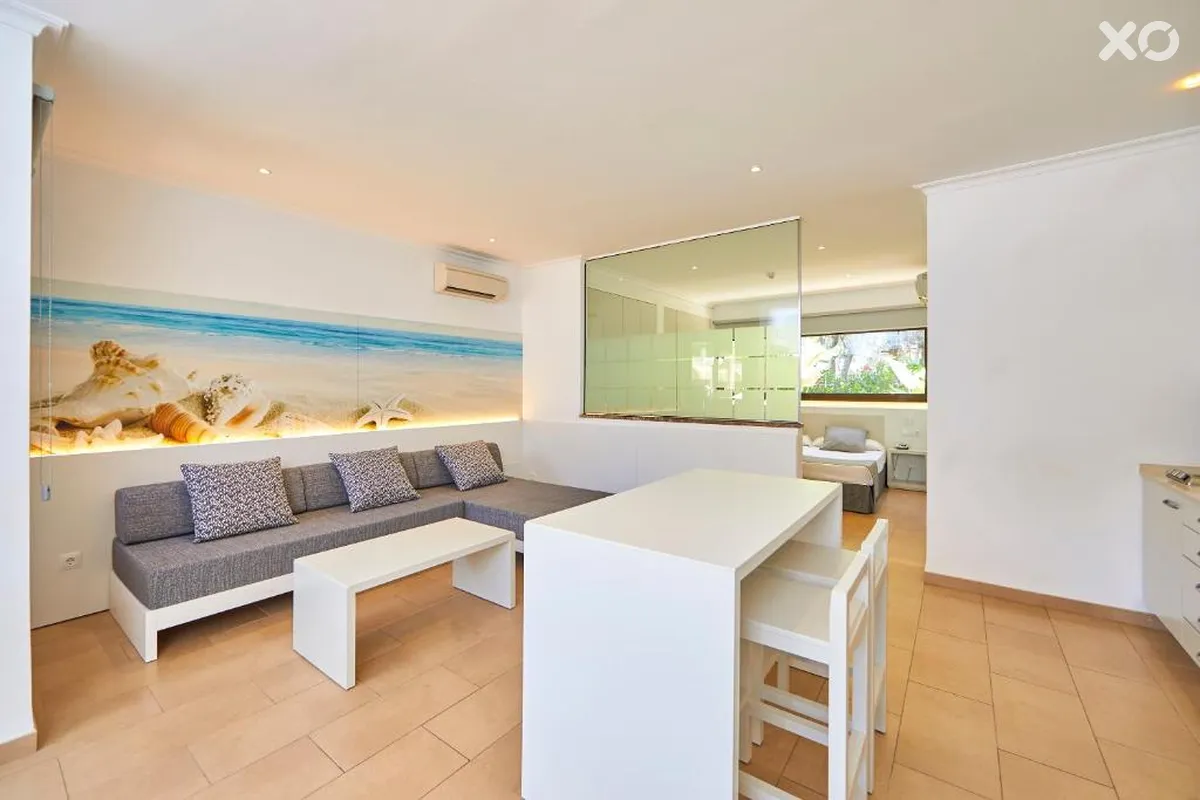 Jade Apartments