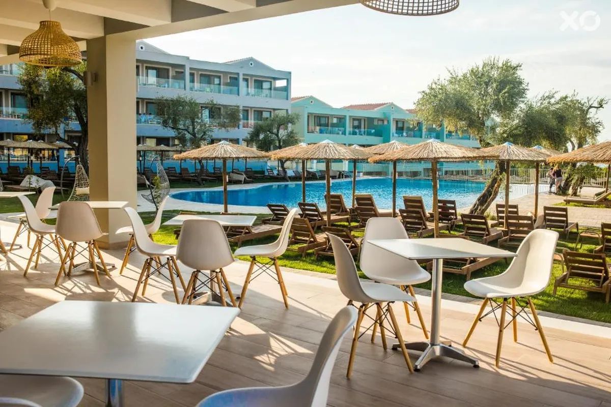 Robolla Beach Aparthotel